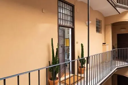Scala Enchanting Apartment Rome Italy
